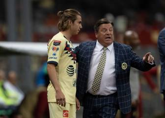 Integrantes del Club América celebran el Día de las Madres