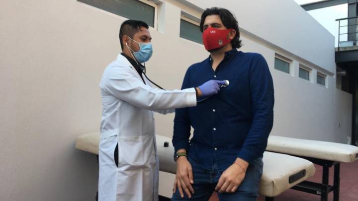 Vergara, Peláez y cuerpo técnico de Chivas hacen prueba de Covid-19