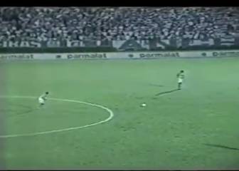 Roberto Carlos ya hacía goles de media cancha desde su etapa en el Palmeiras