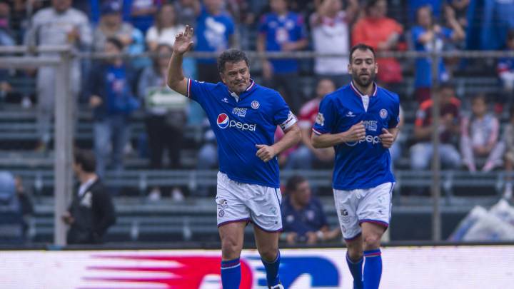 Hermosillo: "En Cruz Azul no han traido buenos delanteros"