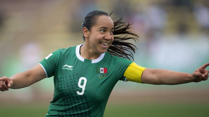 Charlyn Corral optaría por una exfutbolista o un extranjero para DT del Tri