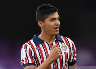 El “Pollo” no cede el número y “Chelo” usará el 13 con Chivas