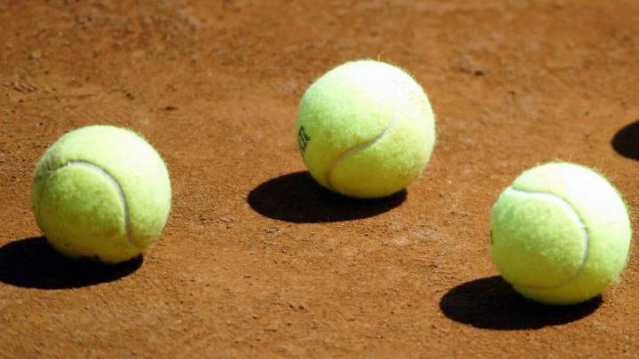 Carlos González recibe llaves de la Federación Mexicana de Tenis