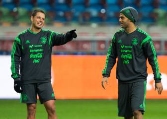 Chivas buscó dos bombas de refuerzo: 'Chicharito' y Vela