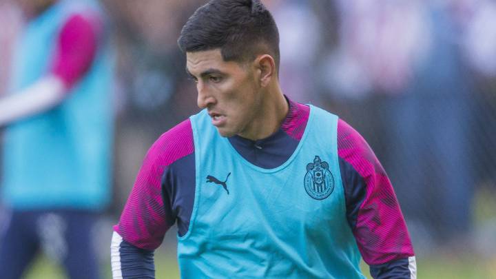 Víctor Guzmán, Chivas