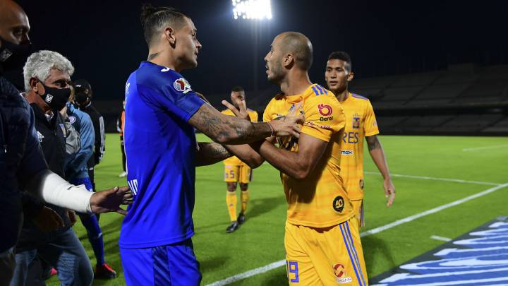 Guido Pizarro retó a golpes a Siboldi en el triunfo de Cruz Azul sobre Tigres