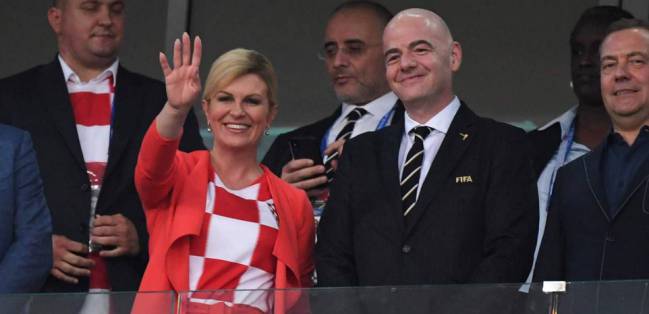 Grabar-Kitarovic con Gianni Infantino, presidente de la FIFA, en el Mundial de Rusia 2018