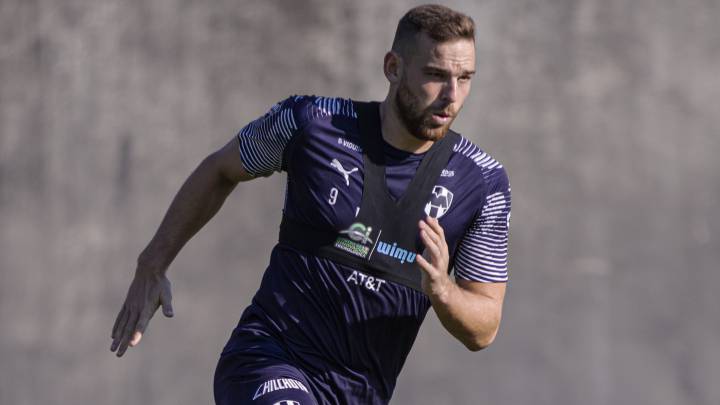 Vincent Janssen podrá ser opción para volver ante Santos