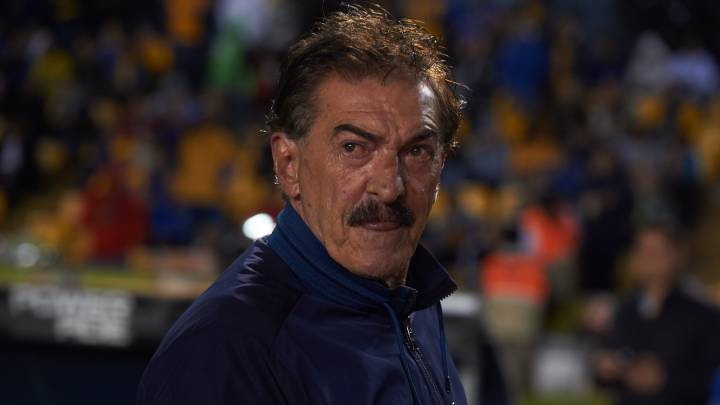 Ricardo La Volpe asegura que no hay orden de aprehensión en su contra