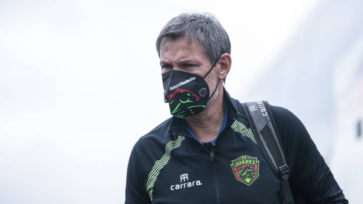 Gabriel Caballero sobre arbitraje ante Chivas: “Nos acuchillan; jugamos contra 12”