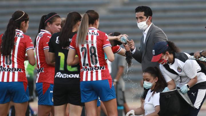 Chore Mejía respalda a Licha Cervantes, tras fallar penal con Chivas