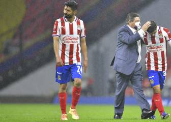 Peralta y Antuna se quedaron a platicar con el América