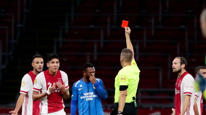 Edson Álvarez fue expulsado en partido del Ajax
