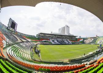 Desalojan el Estadio León para entregarlo a Roberto Zermeño