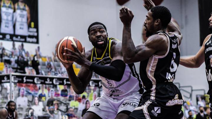 Oderah Anosike, incluido en el 'Equipo Ideal' de la J15 y J16