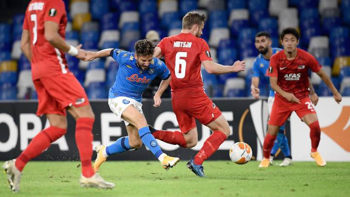El Napoli y el 'Chucky' perdieron frente al AZ Alkmmar en la jornada 1 de Europa League