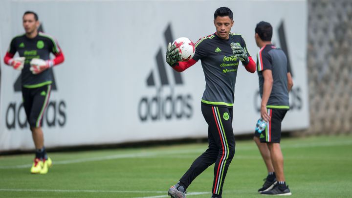 Alfredo Talavera causa baja de la Selección Mexicana; Rodolfo Cota toma su lugar