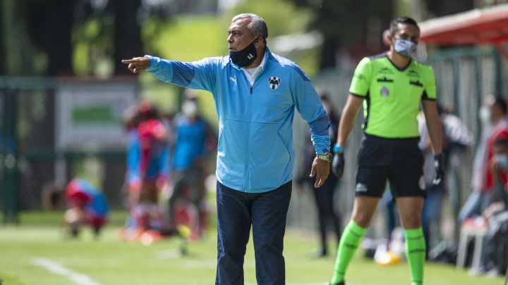 Héctor Becerra, DT de Rayadas: "Cualquiera puede ser Campeón"
