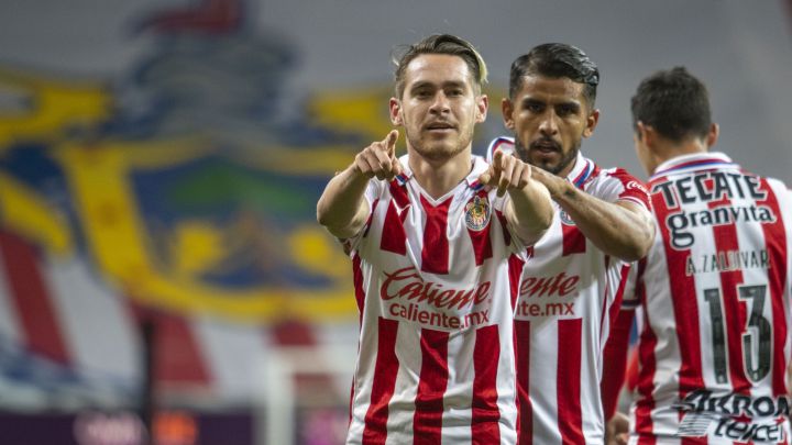 Chivas podría recuperar a Vega, pero pierde a Angulo para la Vuelta