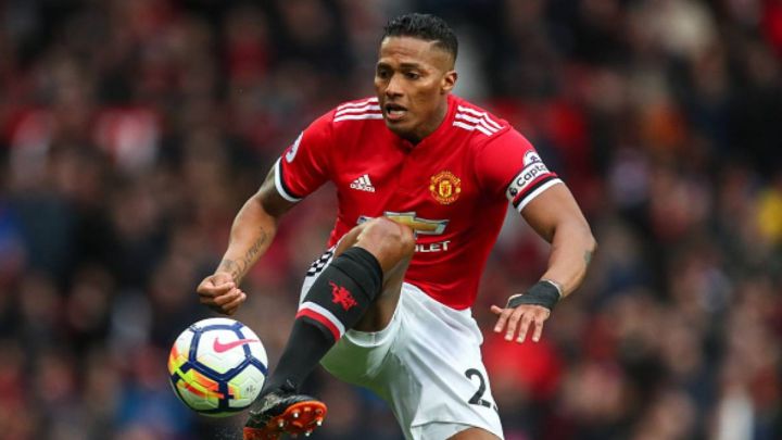 Querétaro presenta a Antonio Valencia como su refuerzo para el Clausura 2021