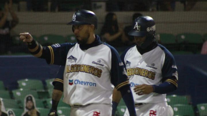 Algodoneros saca la escoba y vence a Yaquis