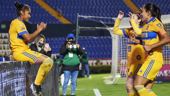 Tigres Femenil avanza a semis goleando al Pachuca