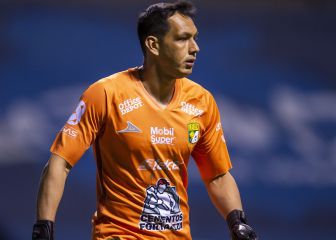 Analistas y expertos critican acción de Cota en penalti para Chivas
