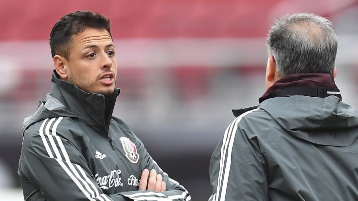 'Tata' Martino sobre 'Chicharito': "Ser goleador histórico no alcanza para siempre"