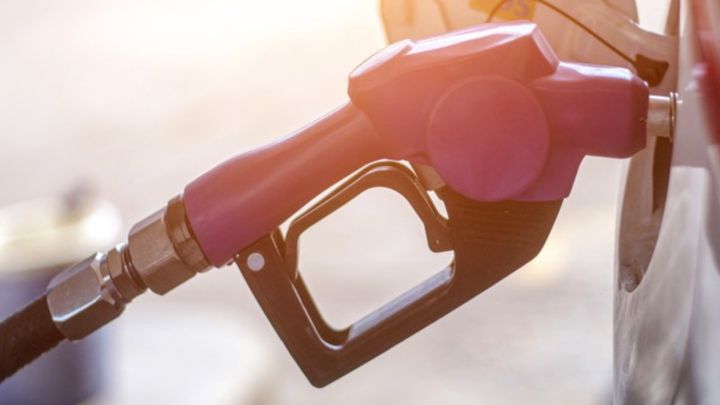 Cómo ahorrar dinero en el consumo de gasolina de un automóvil