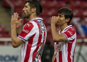 ¡Se quedan! Macías y Peralta no saldrán de Chivas