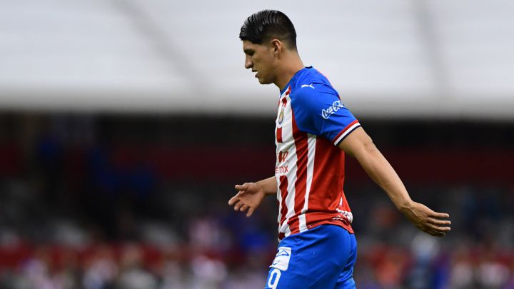 Alan Pulido exige a Chivas pago por su transferencia a la MLS