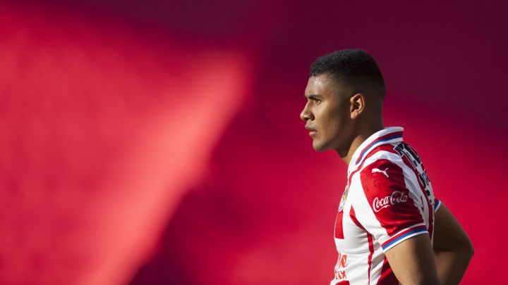 Chivas reporta un caso de COVID-19 antes del debut en el Clausura 2021
