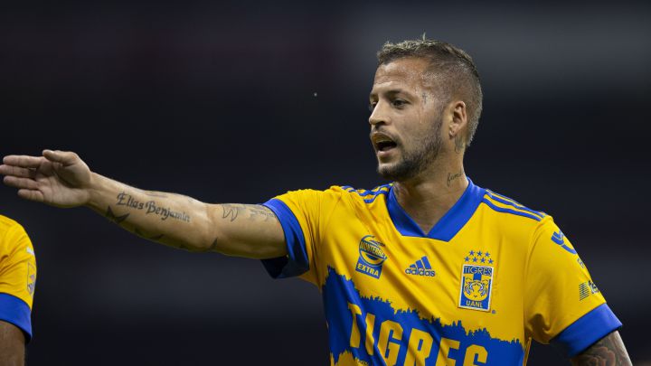 Nicolás 'Diente' López no se va de Tigres