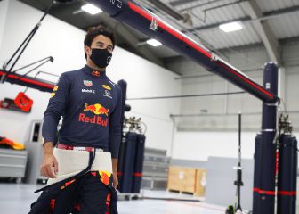 'Checo' Pérez vivió su primer día en la fábrica de Red Bull