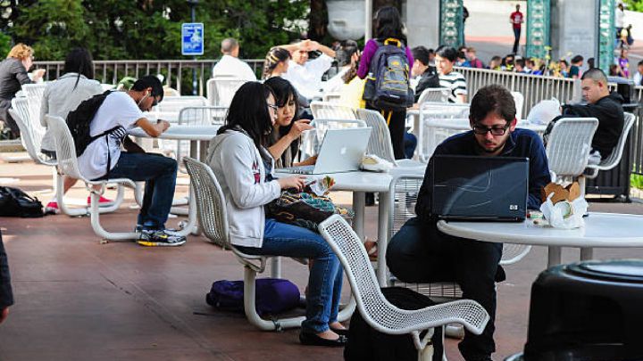 Becas Benito Juárez 2021: qué hacer si no me ha llegado el pago y si cambio de escuela