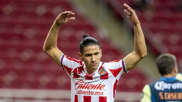 Uriel Antuna da positivo por COVID una vez más
