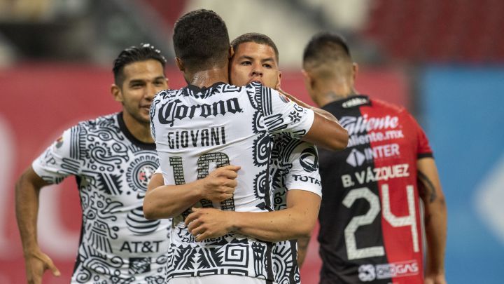 América considera "desproporcionada" sanción por alinear a Viñas