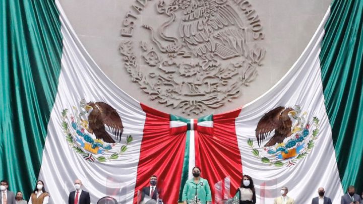 Día de la Bandera: ¿Qué simboliza el escudo de la bandera mexicana?
