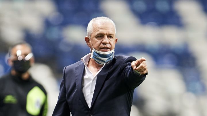 Javier Aguirre: "Con 10 no nos sentimos incómodos; no metimos el autobús"