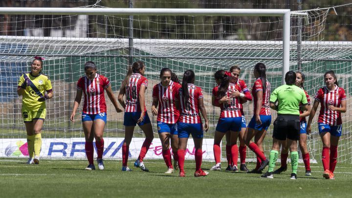 Chivas no piensa en el mal momento del América