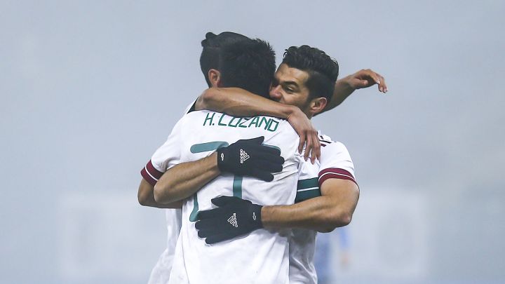 La alineación titular de México ante Gales