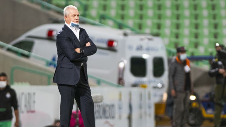 Javier Aguirre, separado de Rayados por irrumpir protocolos