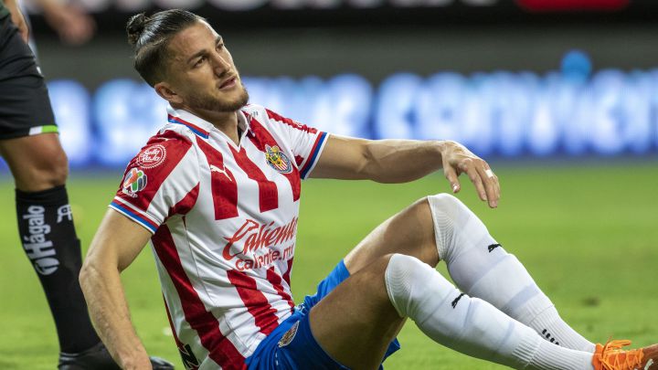 Se acabó el torneo para Hiram Mier, defensa central de Chivas