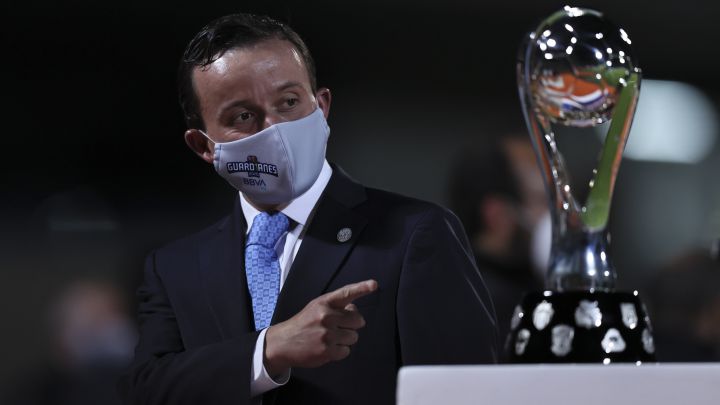 Mikel Arriola: "Las vacunas solo pueden ser administradas por los gobiernos"