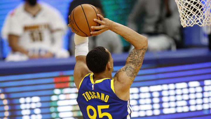 Juan Toscano firma el mejor partido de un mexicano en NBA