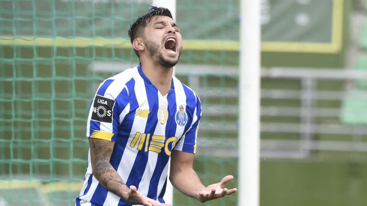 Tecatito Corona da asistencia en el triunfo del Porto vs Nacional