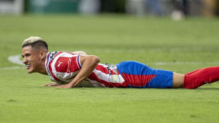 Chivas multa a Uriel Antuna por polémica entrevista