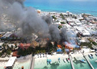 Incendio en Isla Mujeres consume restaurantes