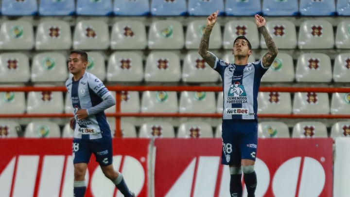 Ismael Sosa festeja su gol contra Santos