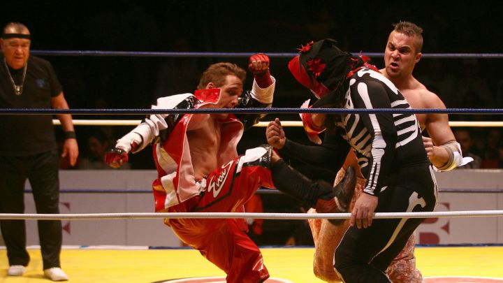 La Parka en una lucha contra la Hart Foundation